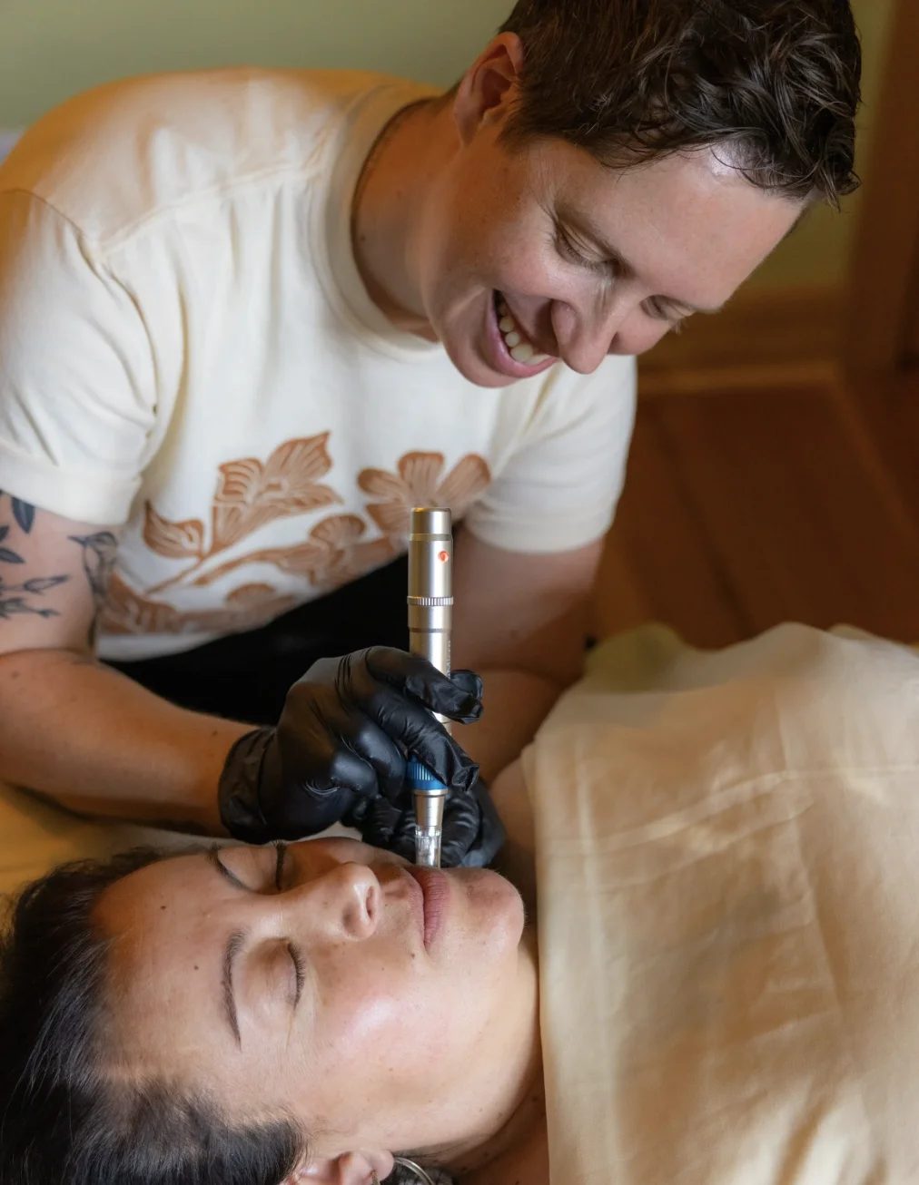 Microneedling collagen therapy practitioner